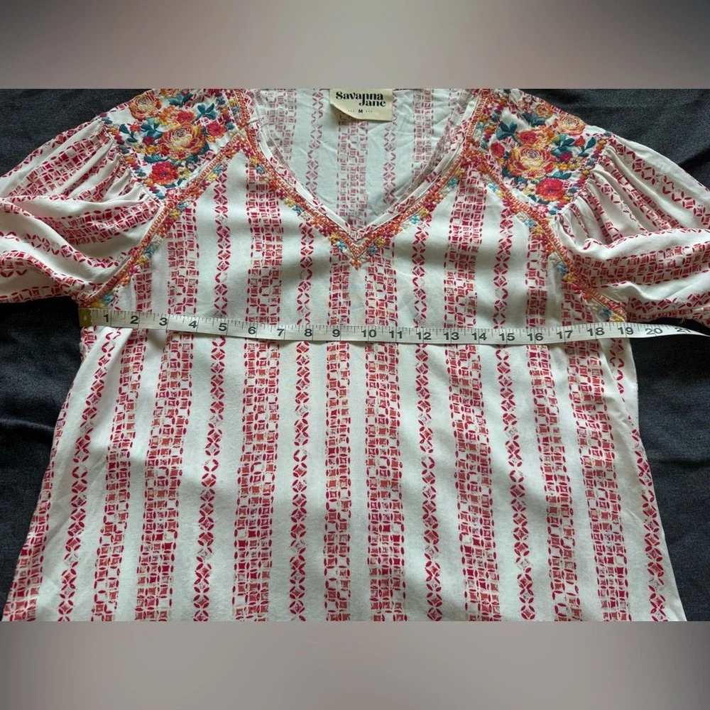 Savanna Jane White Top with Coral Embroidery &Multicolor Accents Size Medium - Picture 9 of 12